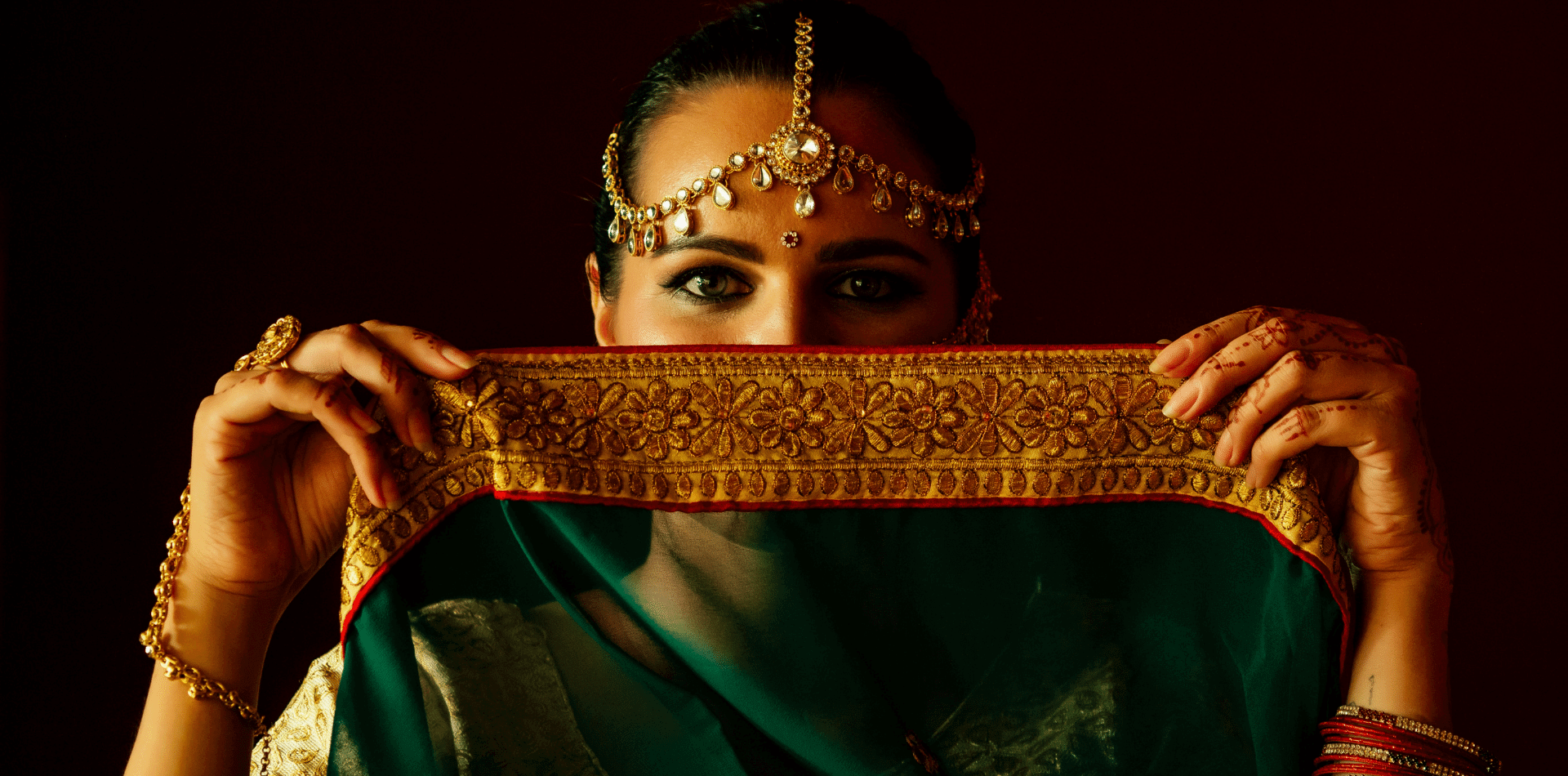 Bahuranisaree – Bridal Lehenga Jo Banaye Har Dulhan Ko Ek Kahani!

Shaadi sirf ek event nahi hoti,
ye wo moment hota hai jahan sapne reality ban jaate hain. 
Aur har dulhan chahti hai ek aisa outfit
jo sirf beautiful na lage, magical lage! 💖

Isi liye Bahuranisaree laaya hai apna exclusive Bridal Lehenga Collection —
jahan har design me chhupi hai royalty, elegance aur ek timeless charm. 