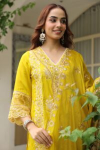 Bahuranisaree.com par discover karein ethnic fashion ka naya tashan! From elegant sarees and readymade suits to royal bridal lehengas and chic Indo-Western outfits, har design me elegance aur individuality ka perfect blend milega. Shop latest Kurti, Dress Material, Crop Tops, and Ready to Wear Saree online with premium fabrics, fast delivery & hassle-free shopping. Redefine your traditional style with Bahuranisaree – jahan fashion aur emotion ek saath chalte hain.