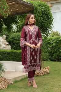 Discover royal elegance with Bahuranisaree. Shop sarees, readymade suits, kurti, bridal & designer lehenga, indo-western styles, and crop tops online. Trendy designs, premium fabrics & fast delivery — jahan tradition aur trend ek saath milte hain.